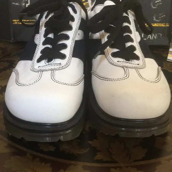 VTG Dr Martens England White/Navy Air Cushioned Chunky Bowling Casual Shoe 9W 8M - Picture 9 of 16